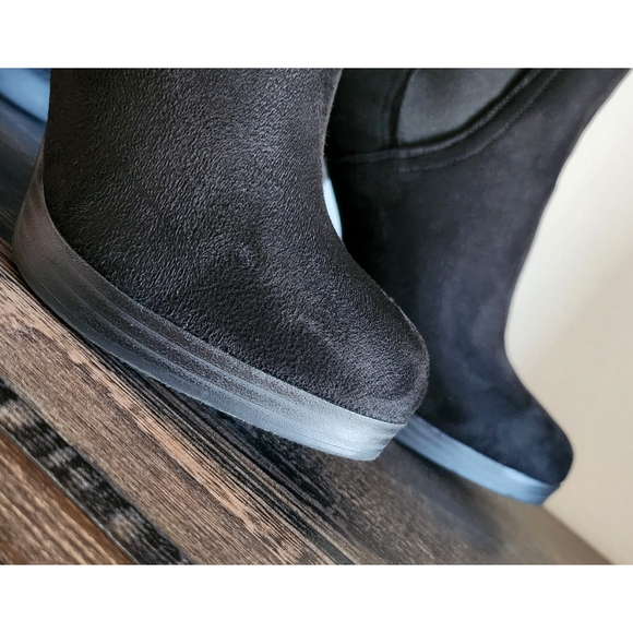 . Wild Diva Black Suede Booties/Boots - Picture 7 of 13